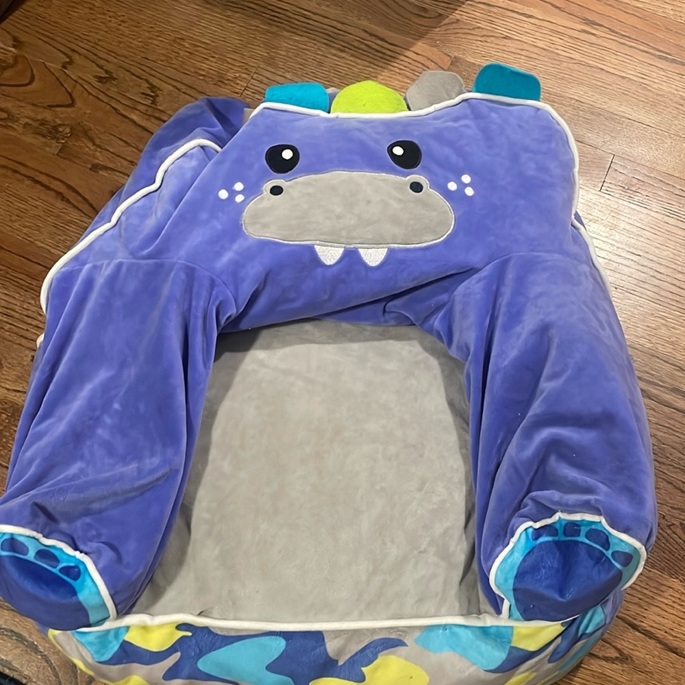Little bean bag chair!!